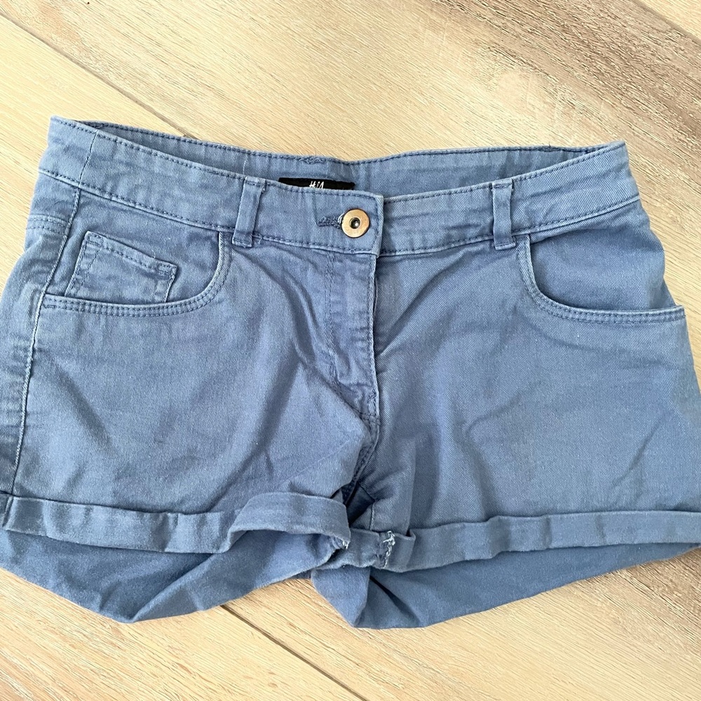 Short blue shorts from H&M